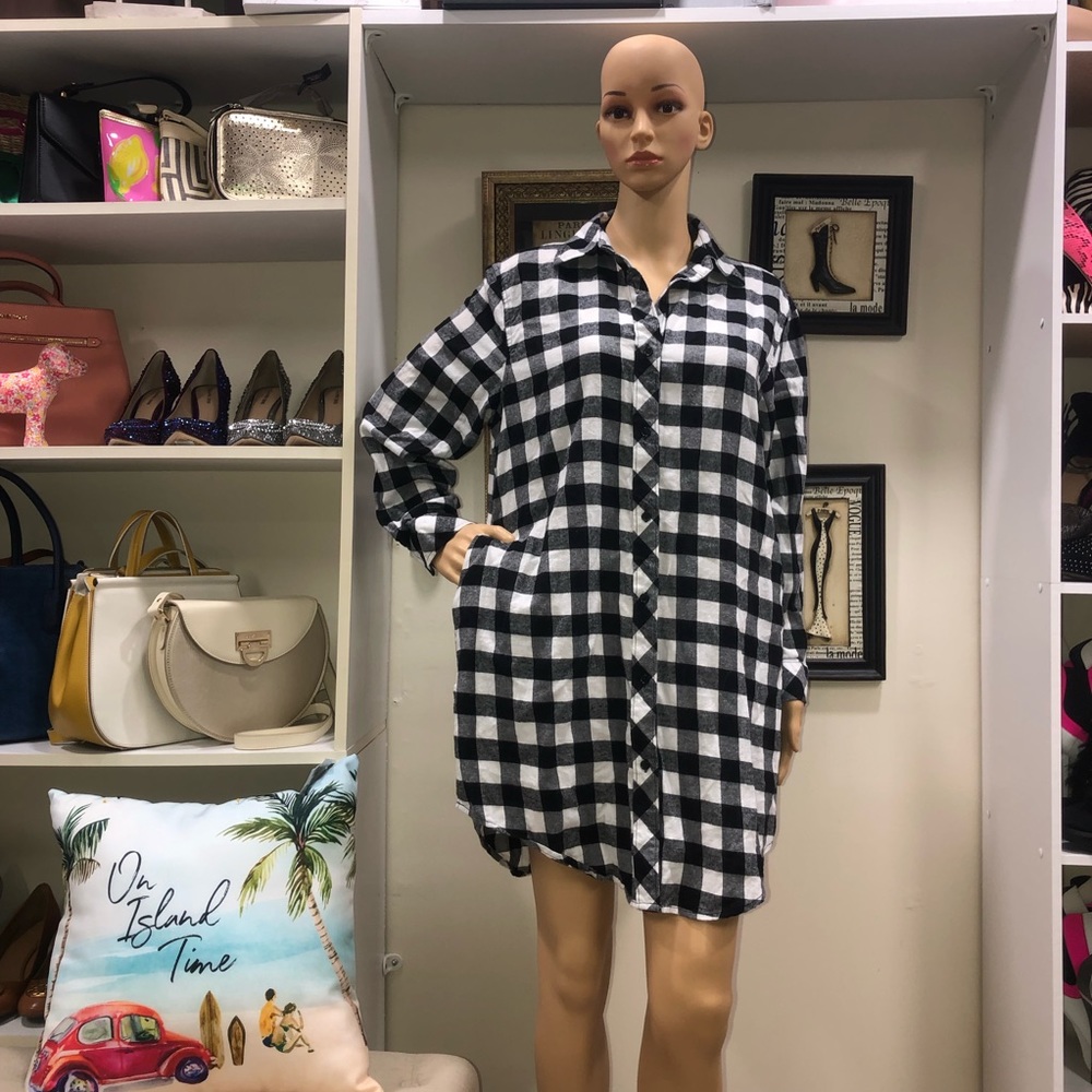 S&A Black/White Plaid Cotton Button Down Long Shirt